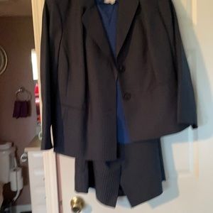 Dress skit suit with top